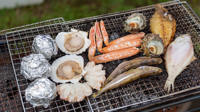 佐津海岸の夏！海水浴は10時から着替え荷物預かりＯＫ！【海鮮ＢＢＱプラン】焼きガニもお肉もたっぷり！